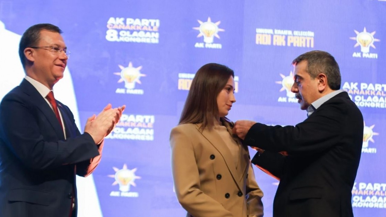Türkiye'nin en genç belediye başkanı AK Parti'ye katıldı