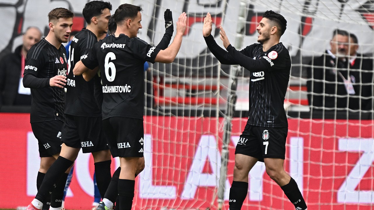 Beşiktaş, Türkiye Kupası'nda Antalyaspor'u mağlup ederek turladı