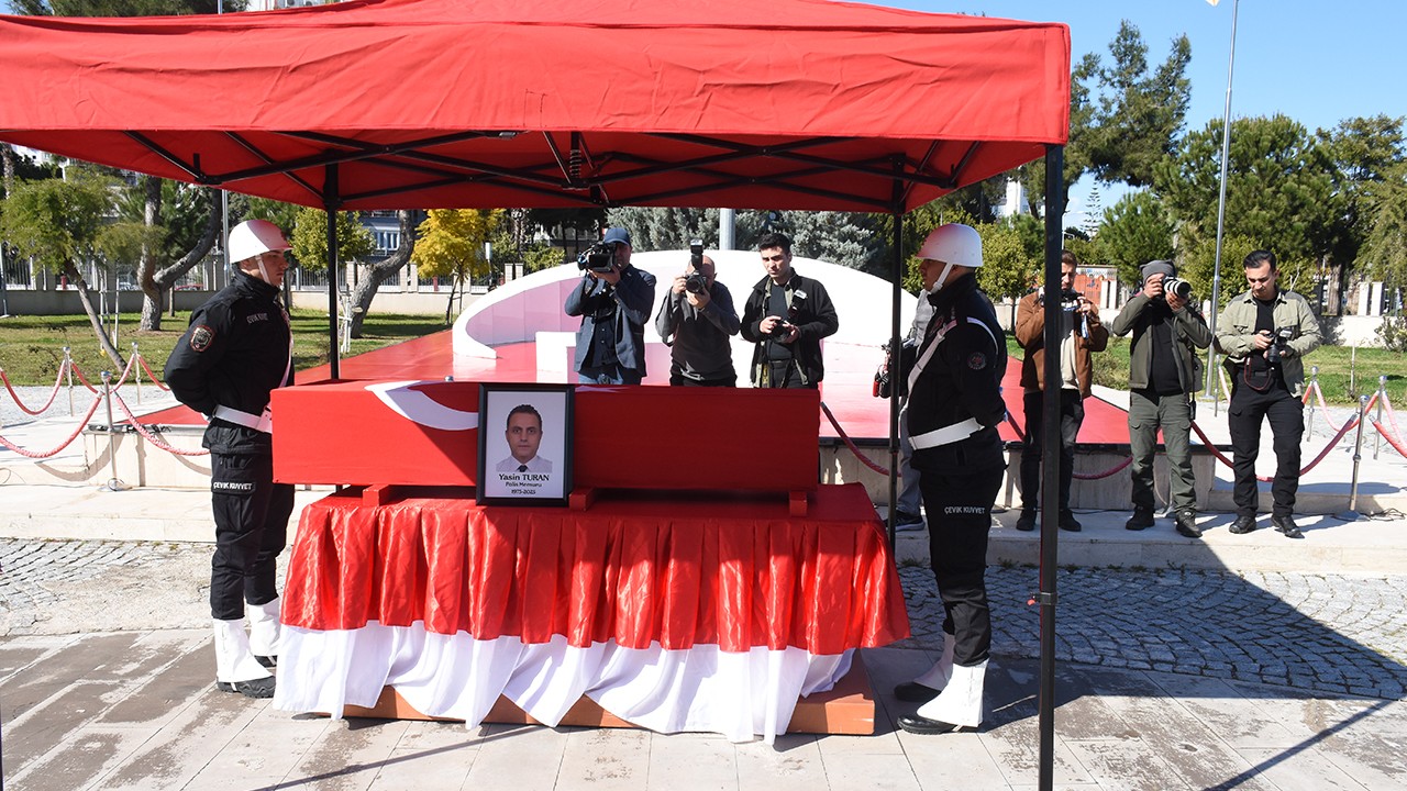 Trafik kazasında hayatını kaybeden polis memuru için tören düzenlendi