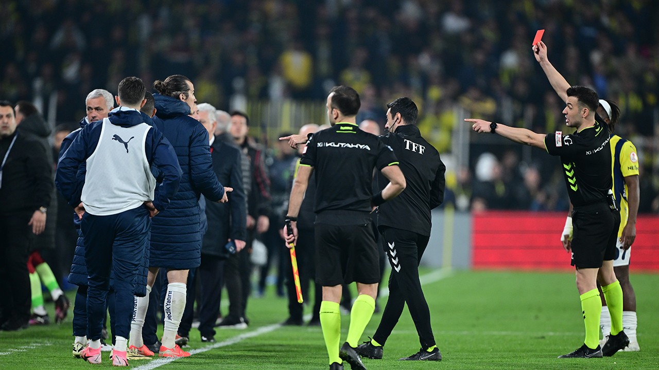 Mert Hakan Yandaş'tan Galatasaray derbisinin ardından isyan: Adımız çıkmış dokuza!