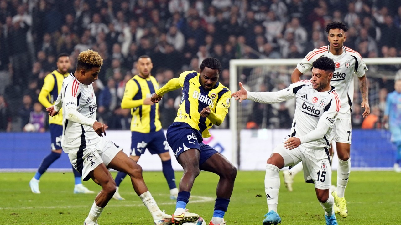 Fenerbahçe'de hedef derbiyi kazanarak yarışı sürdürmek