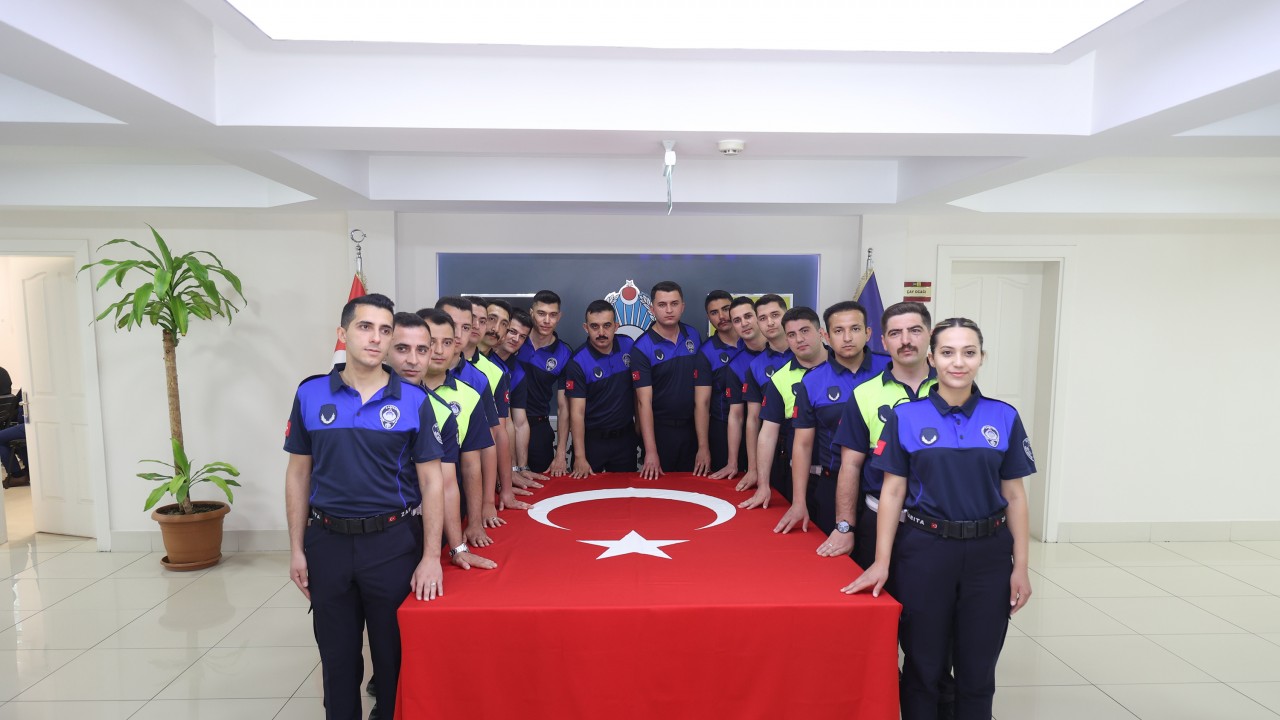 Konya Büyükşehir'de aday memurluk süresini başarıyla tamamlayan zabıta memurları için yemin töreni düzenlendi
