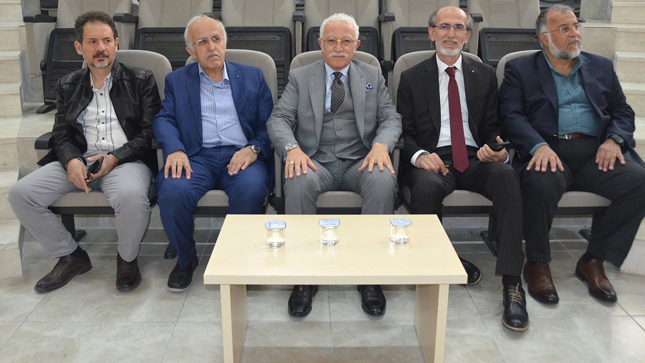 NEÜ’de gıda katkı maddeleri ve helallik bilinci konuşuldu