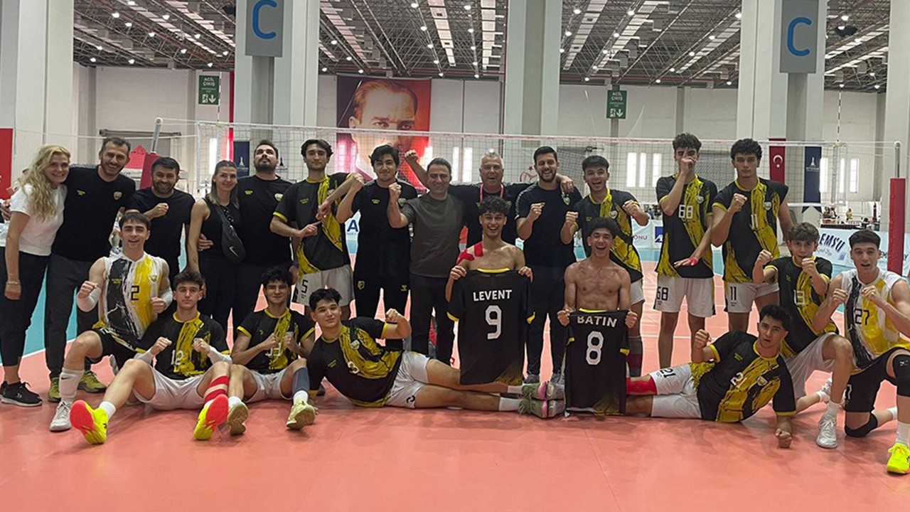 Büyükşehir Belediyespor voleybolda son 8'de