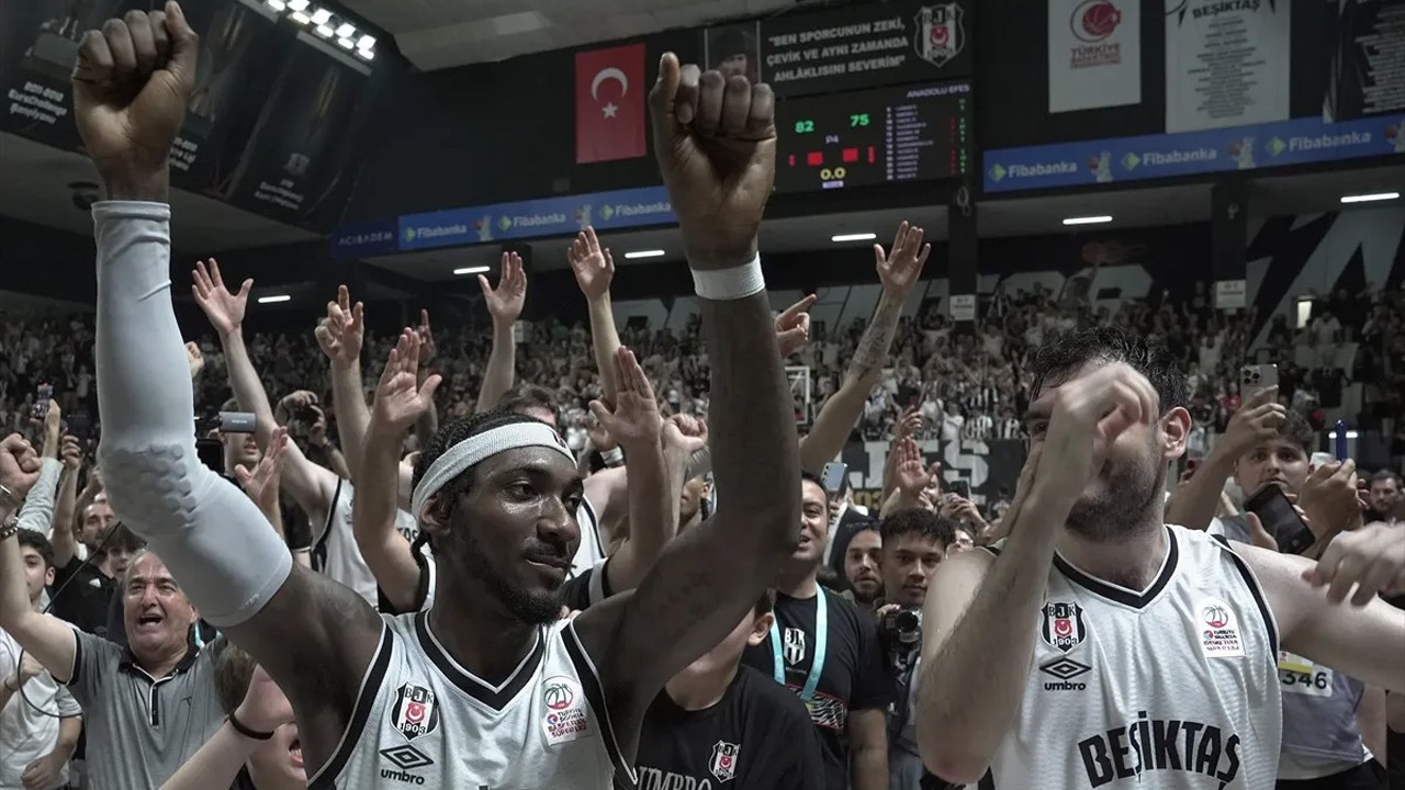 Anadolu Efes'i deviren Beşiktaş finale yükseldi