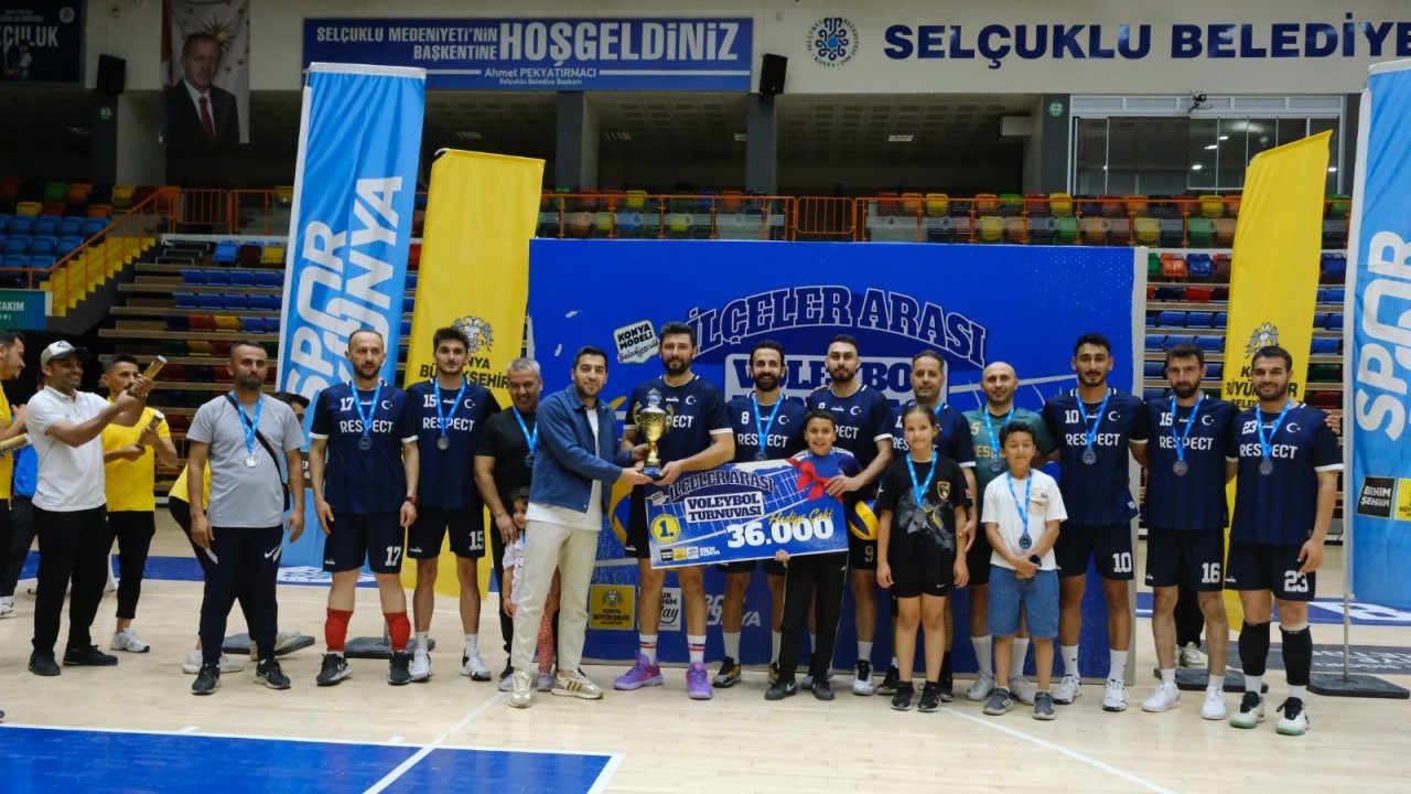 Konya Büyükşehir’in İlçeler Arası Voleybol Turnuvası’nda şampiyon Hüyük