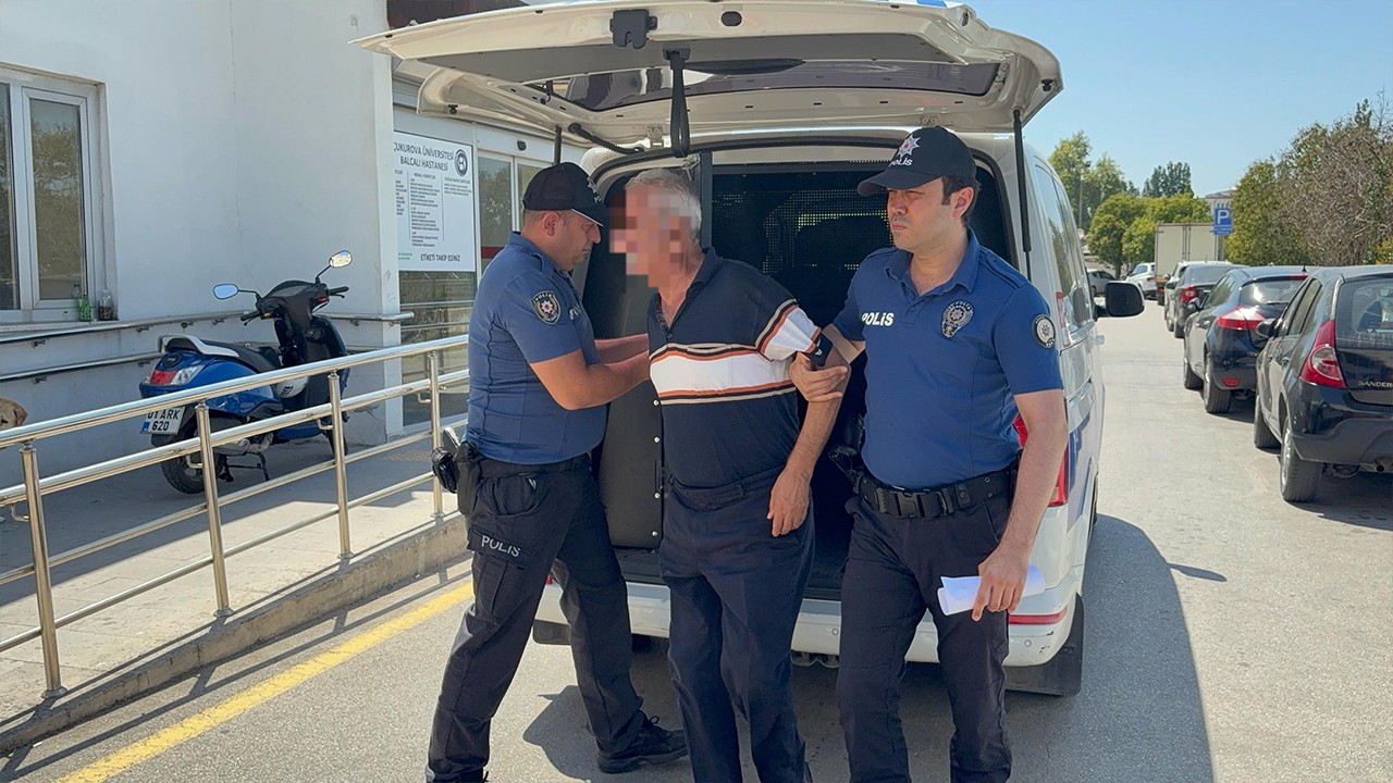 Halk otobüsünde etek altı fotoğraf çektiği iddia edilen emekli hakime gözaltı