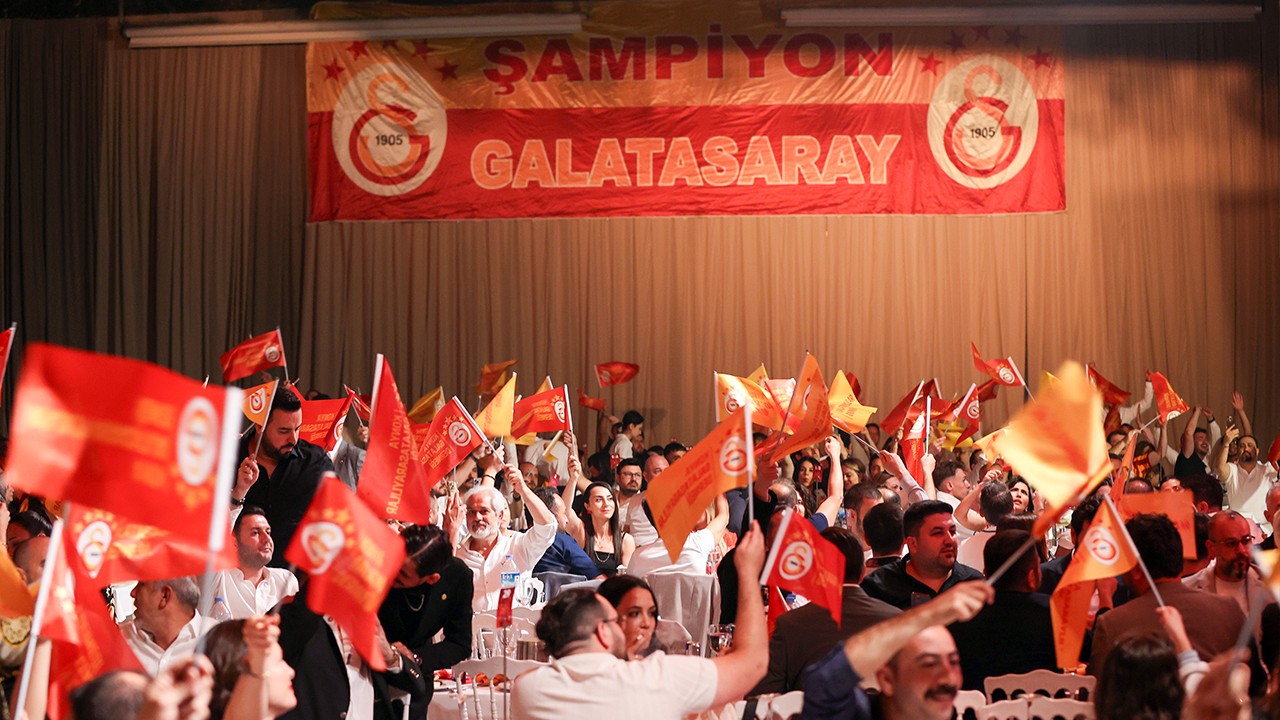 Galatasaray’ın 25. şampiyonluğu Konya’da İrem Derici konseriyle taçlandı!