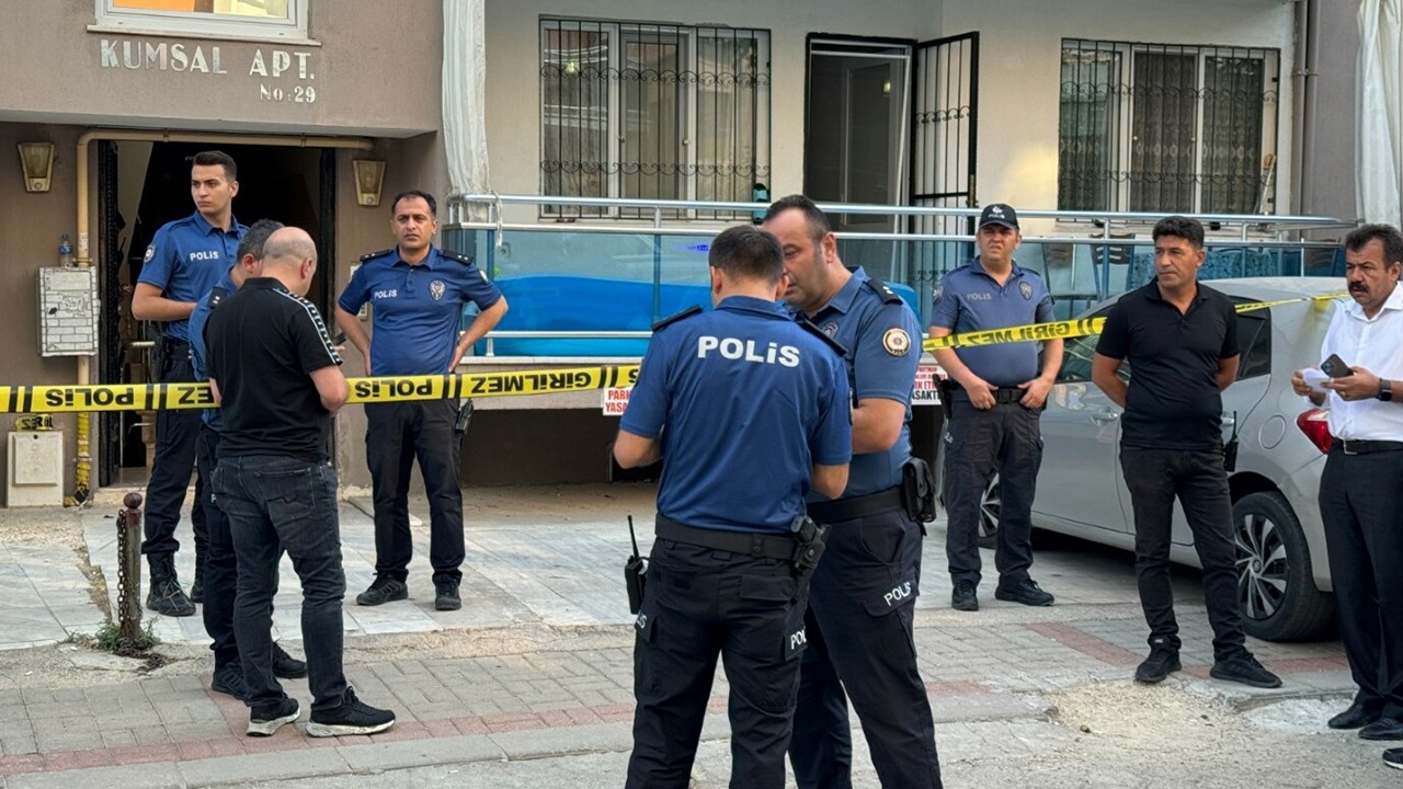 Polis memuru, eşi ve 2 çocuğunu öldürüp yaşamına son verdi