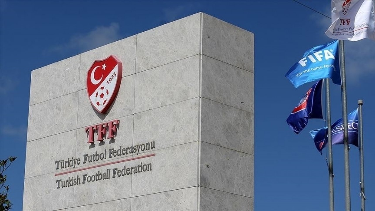 TFF kararını açıkladı: Fenerbahçe, Beşiktaş ve Başakşehir'in maçları ertelendi!