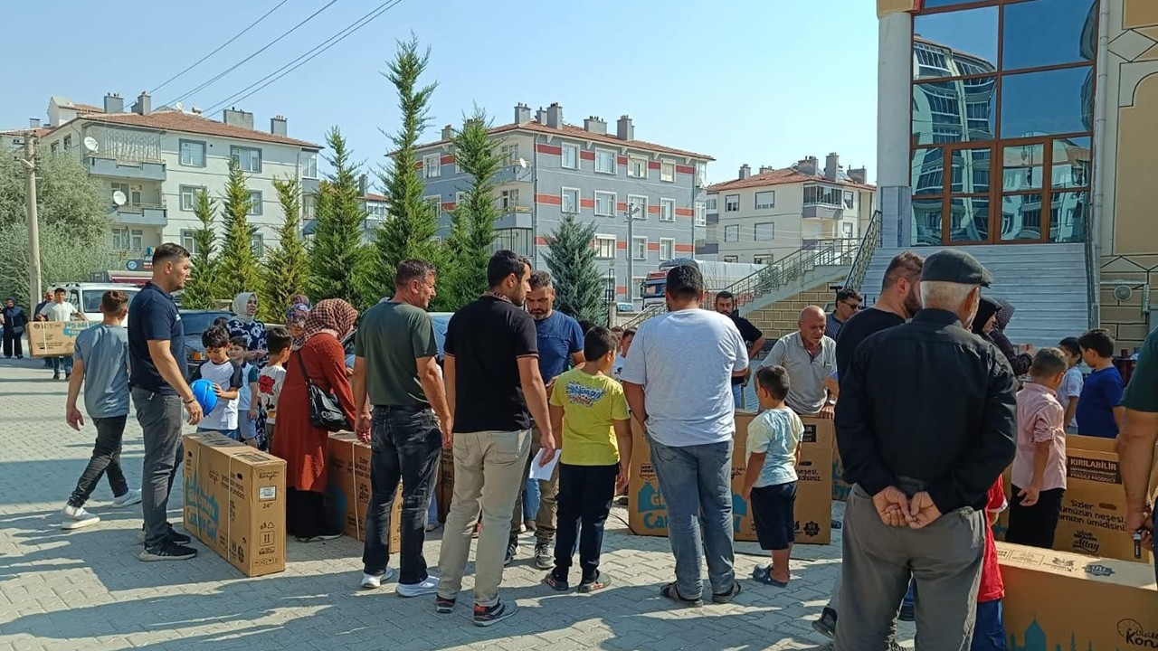 Kulu'da güle oynaya camiye projesi ile çocuklara bisiklet dağıtımı