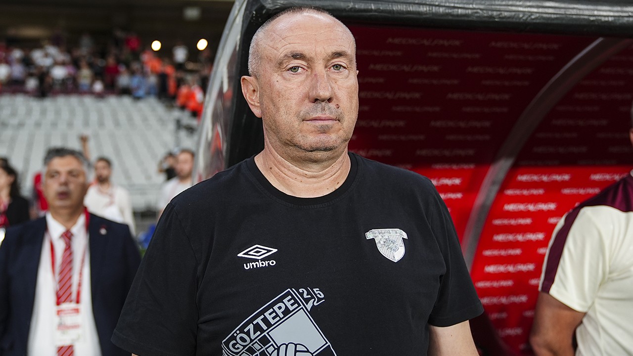 Göztepe Teknik Direktörü Stoilov: “Futbol her zaman gelişir”