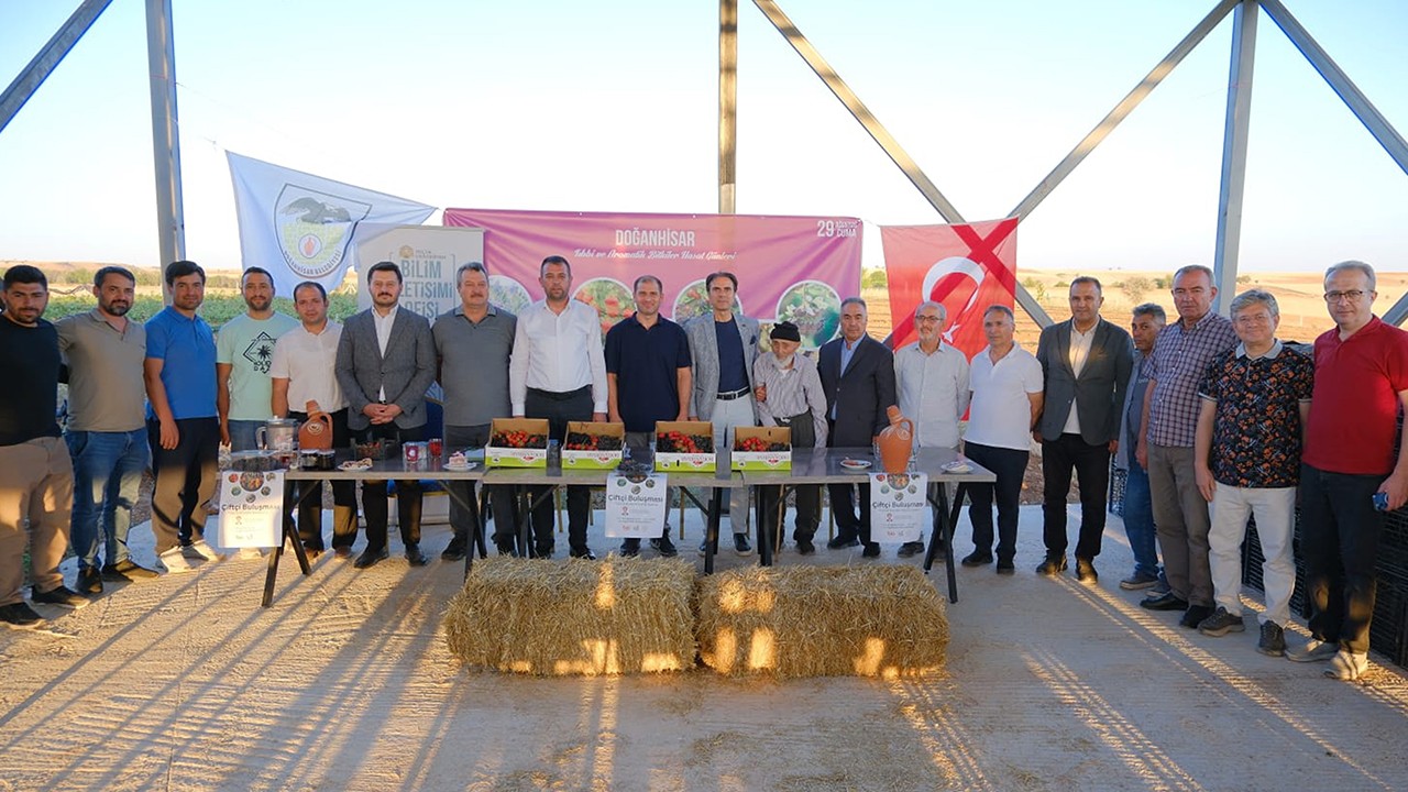 Selçuk Üniversitesi Bilim İletişimi Ofisi, Doğanhisar’da çiftçilerle buluştu