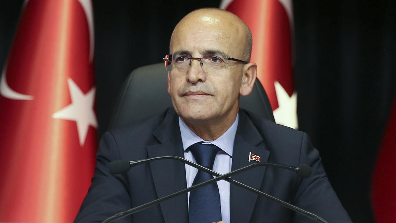Bakan Şimşek: Yıllık dış ticaret açığı 87,5 milyar dolara geriledi