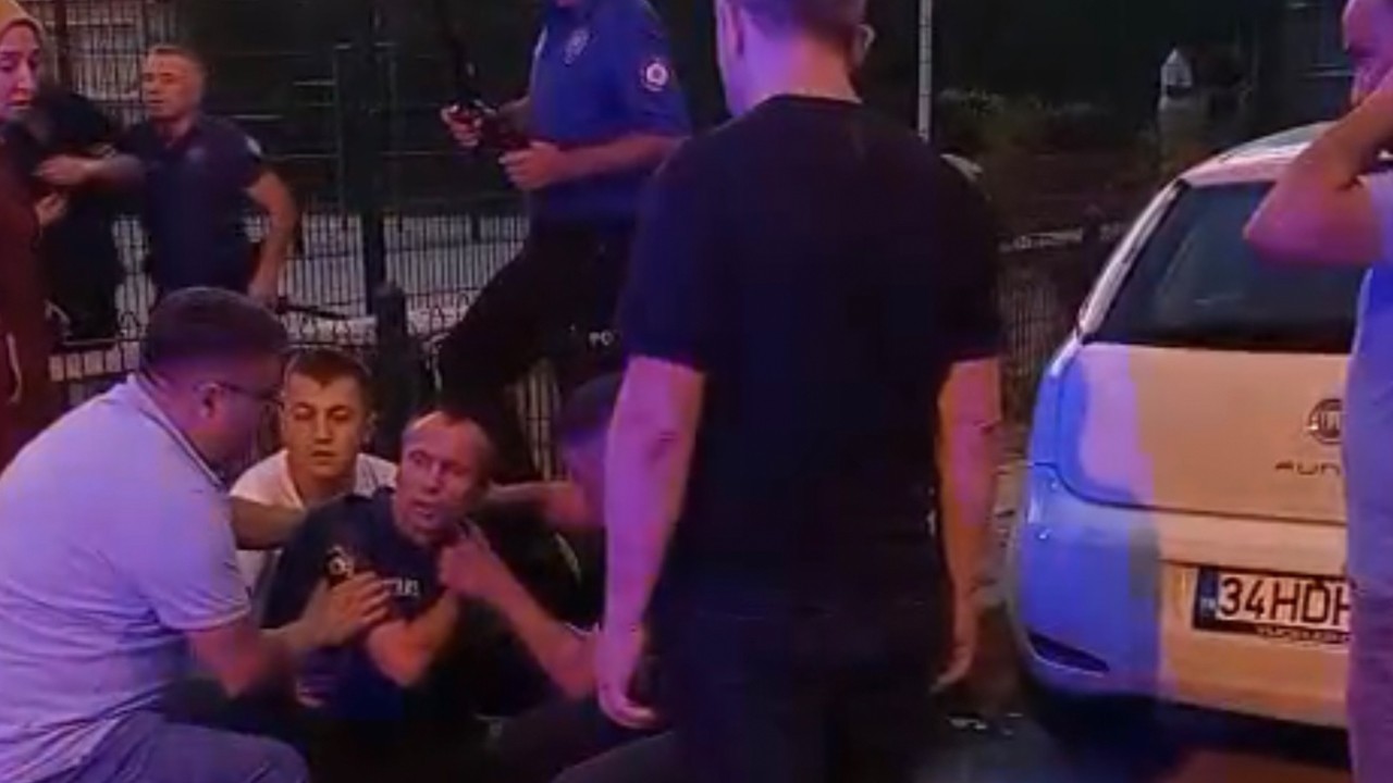 Polis memuru, kavgayı ayırmak isterken yaralandı