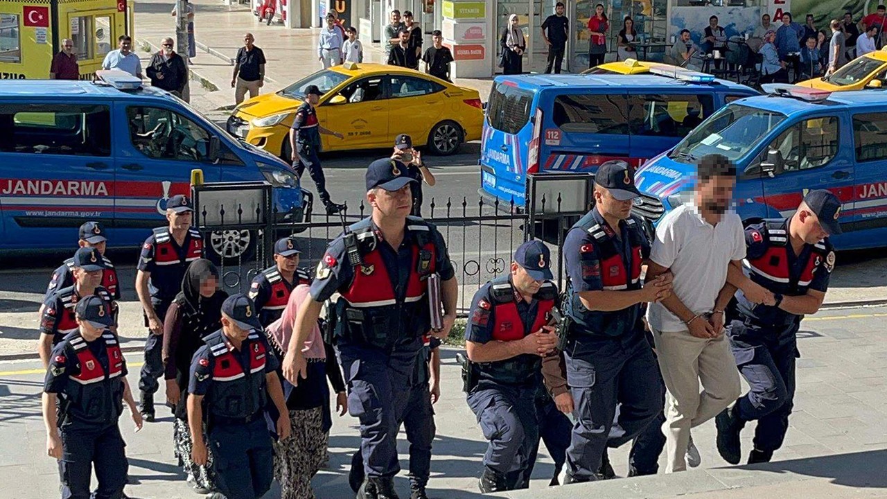 Tabanca ile öldürüldü; eşi, 2 oğlu ve yengesi gözaltında
