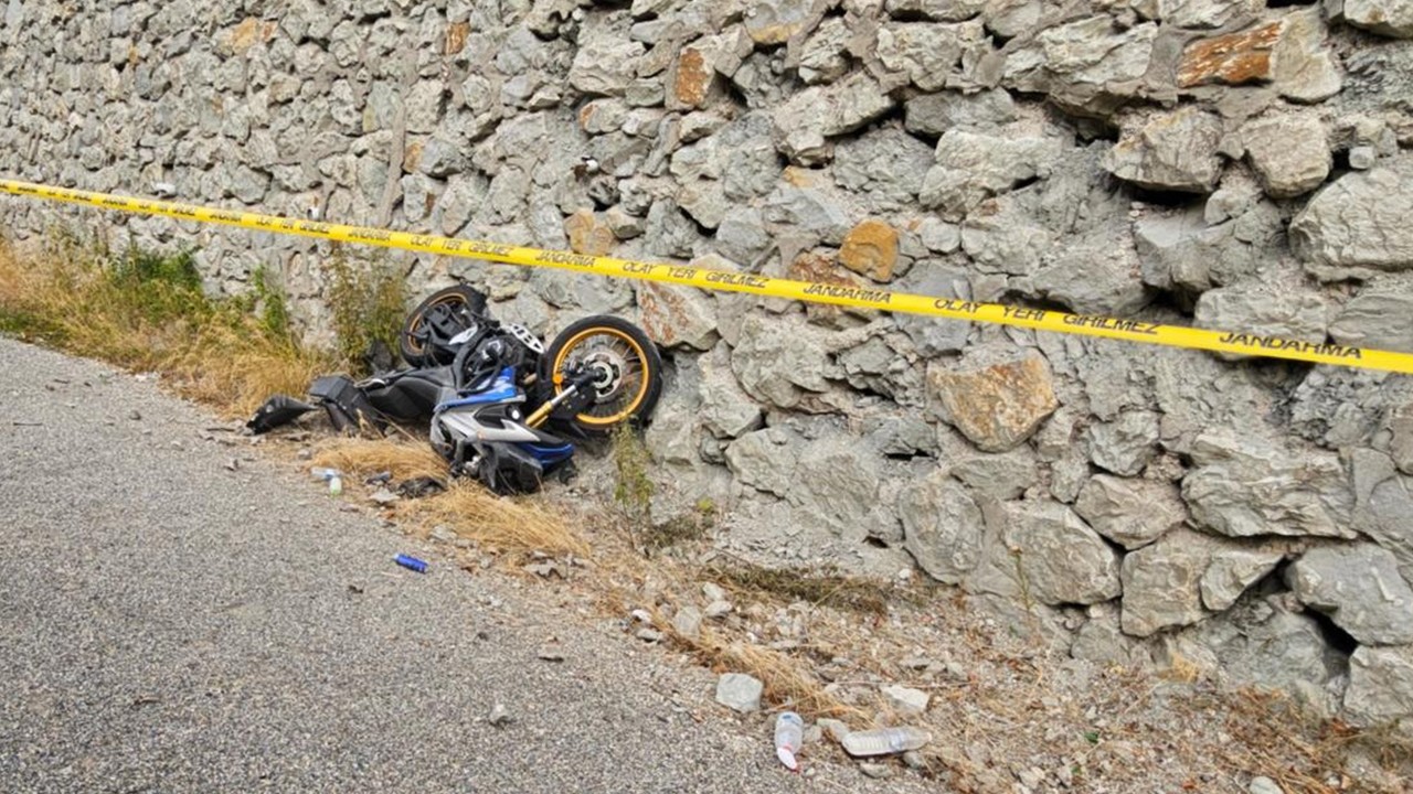 Polis memuru, motosiklet kazasında yaşamını yitirdi
