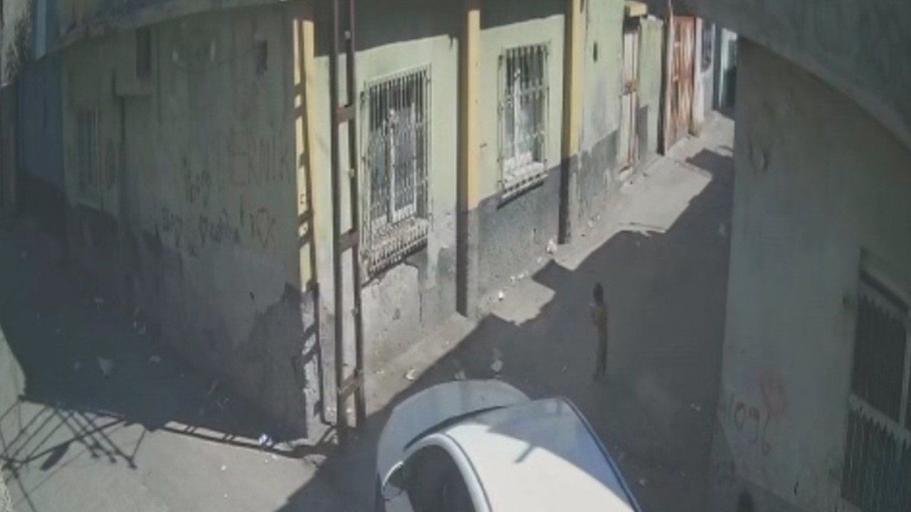 Otomobilin altında kalan 2 yaşındaki Cumali öldü