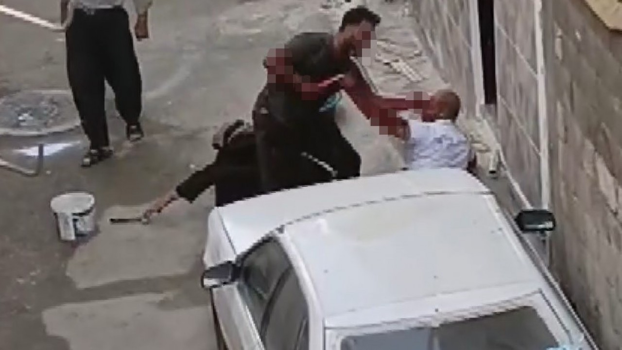 Aile dehşeti! Annesini tekmeledi, ağabeyini bıçaklayarak öldürdü