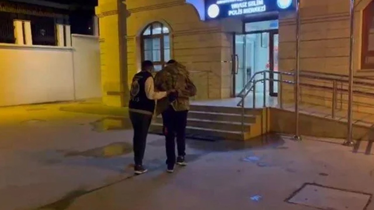 Genç kıza durakta sözlü taciz: Şüpheli yakalandı