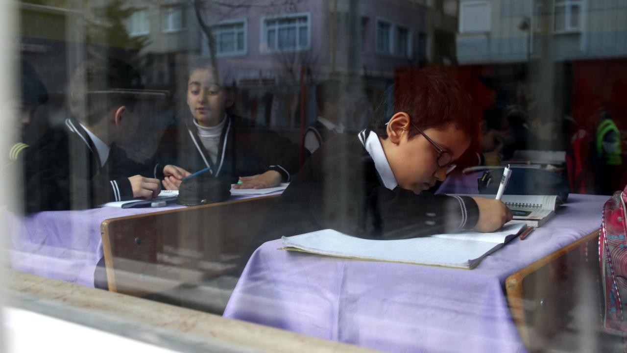 MEB'in okul kıyafeti kararından öğretmen ve veliler memnun
