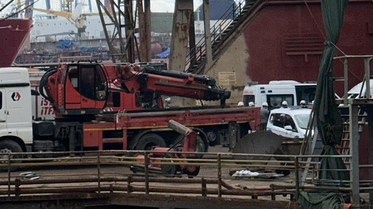 Tuzla'da gemide patlama: 1 ölü, 4 yaralı